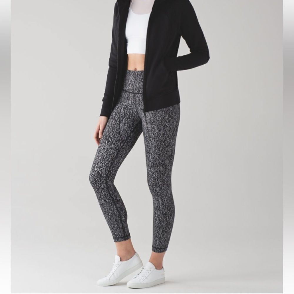 Lululemon Women's High Times‎ Pant Suited Jacquard Black White Luon Size 4